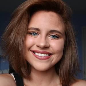 Meet your Posher, Sienna